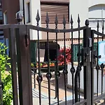 Violeta - With Sea View In 1st Line Sarafowo Apartment