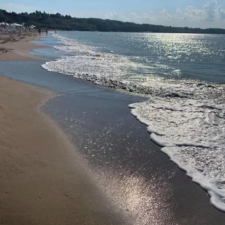 Violeta - With Sea View In 1st Line Sarafowo *