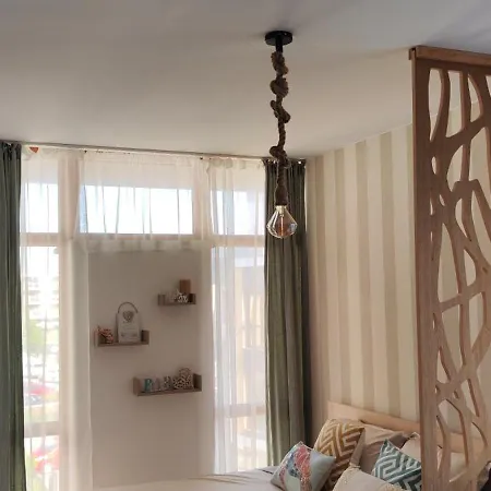 Violeta - With Sea View In 1st Line Sarafowo Apartament *